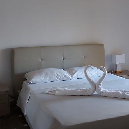 Matthias Central Rooms And Accomodation Bari Exterior foto