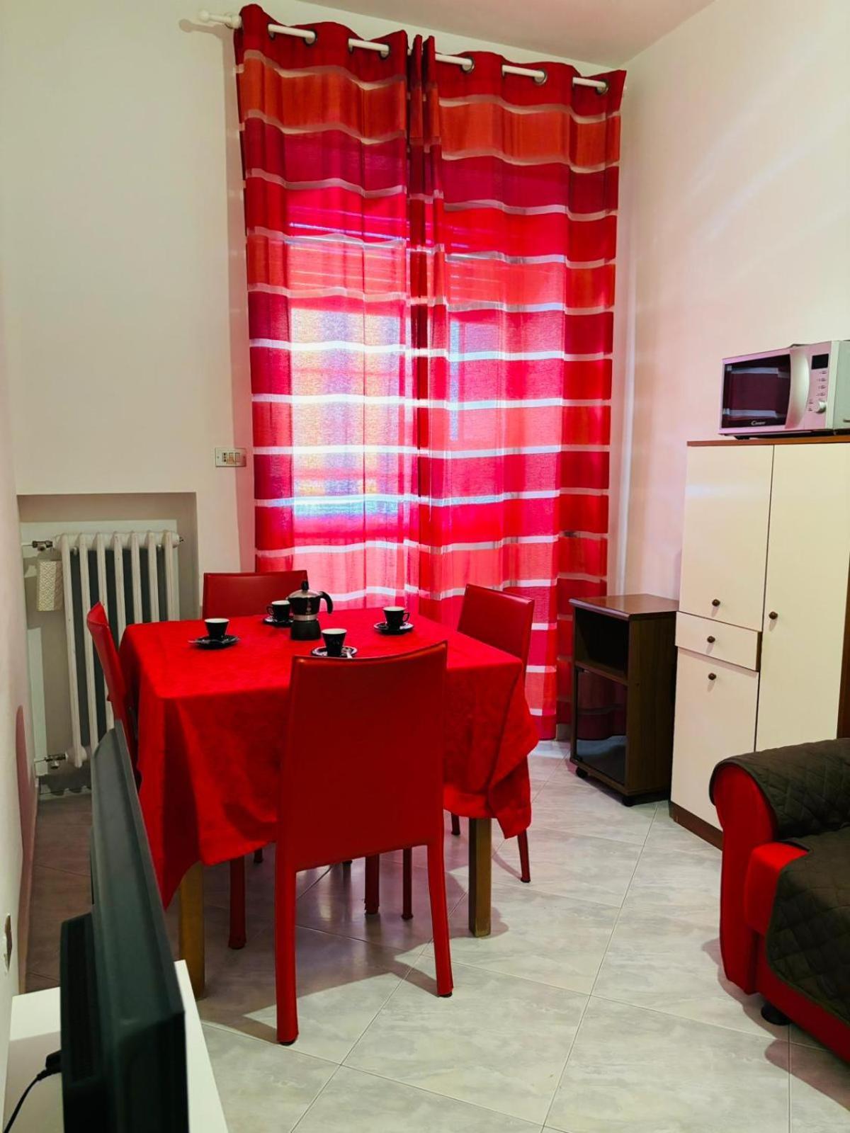 Matthias Central Rooms And Accomodation Bari Exterior foto