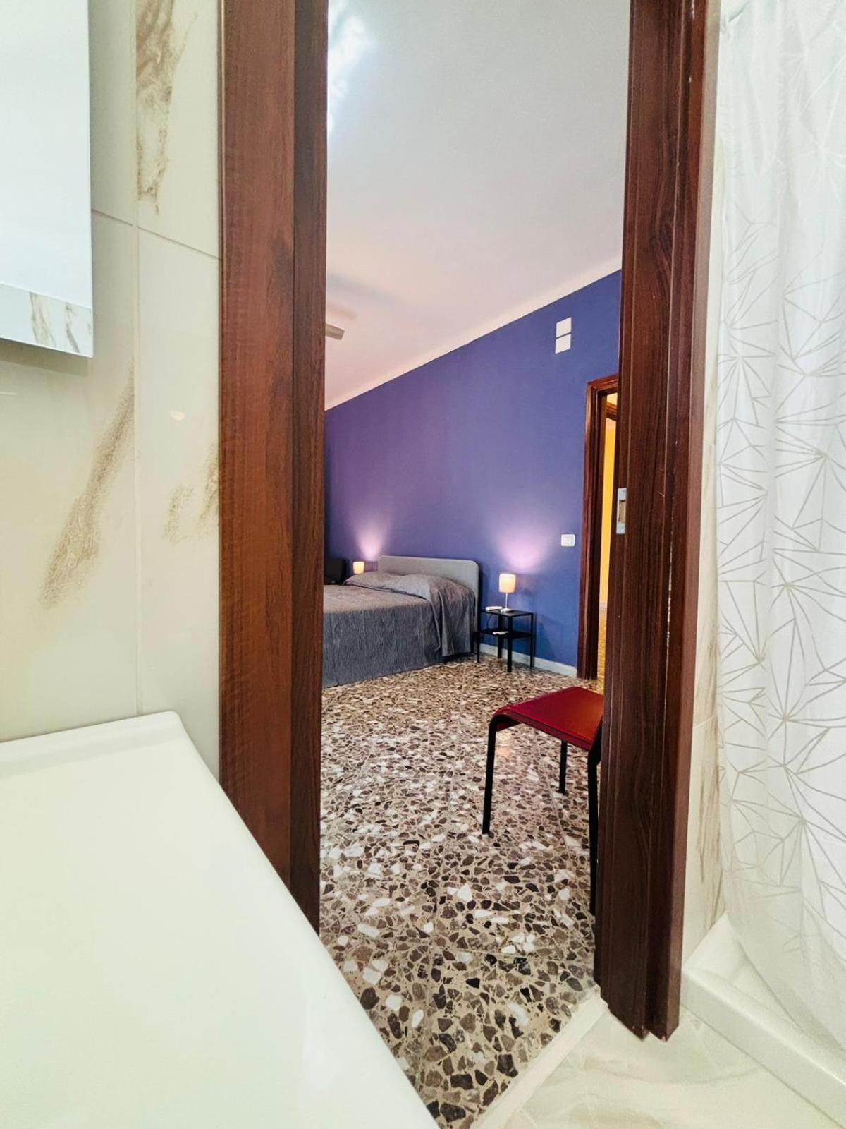 Matthias Central Rooms And Accomodation Bari Exterior foto