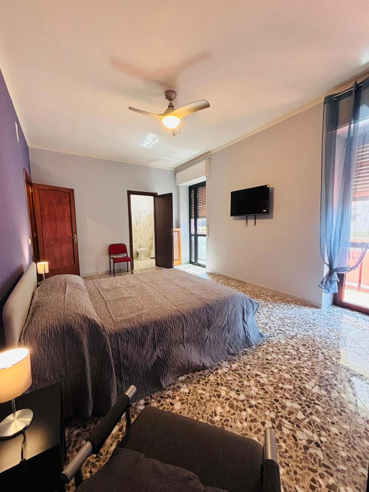 Matthias Central Rooms And Accomodation Bari Exterior foto