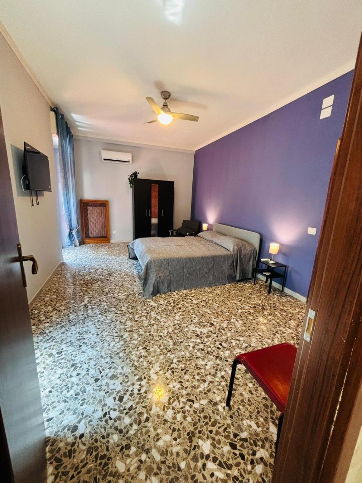 Matthias Central Rooms And Accomodation Bari Exterior foto